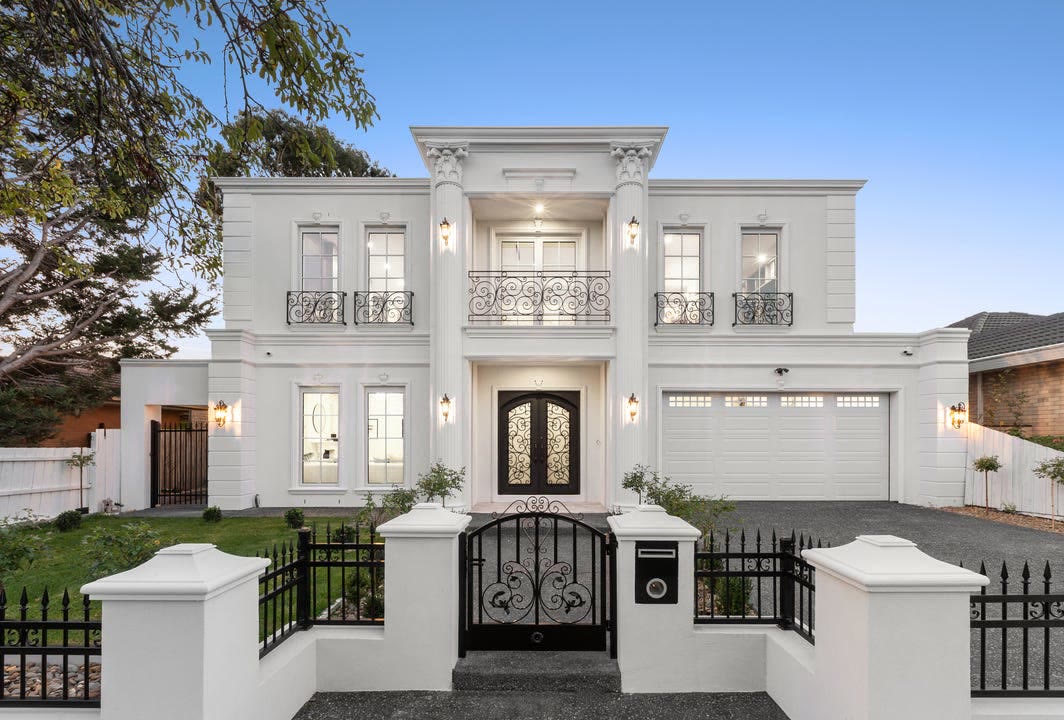 Winmalee Drive, Glen Waverley. The facade of a completed home in Glen Waverley.